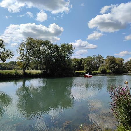 Camping Belle Riviere Chaniers ภายนอก รูปภาพ