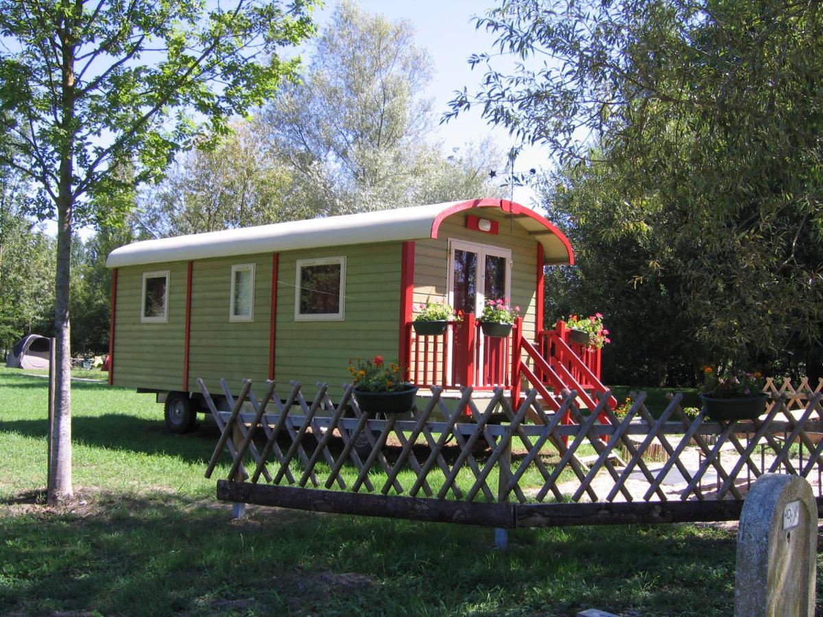 Camping Belle Riviere Chaniers ภายนอก รูปภาพ