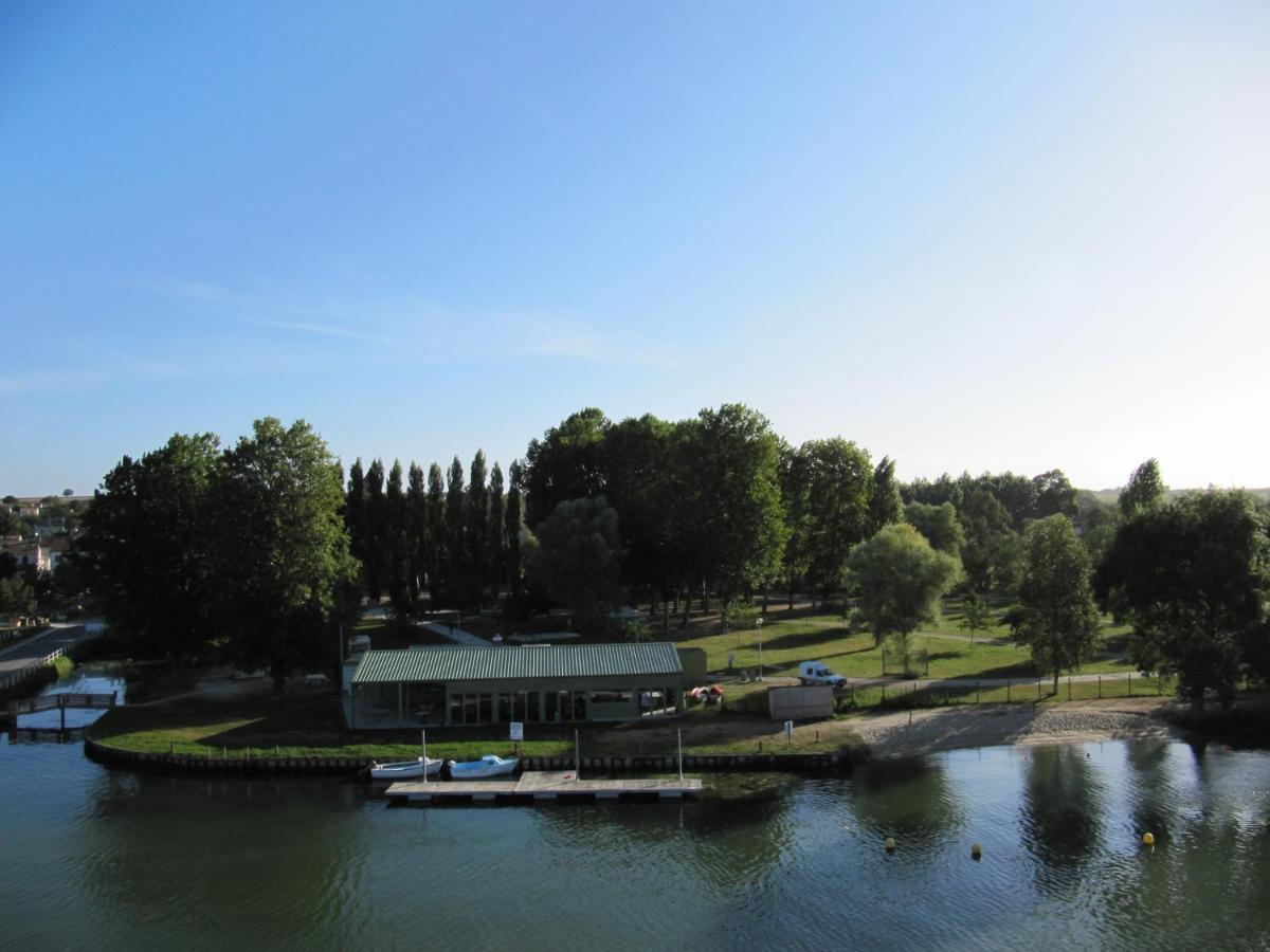 Camping Belle Riviere Chaniers ภายนอก รูปภาพ