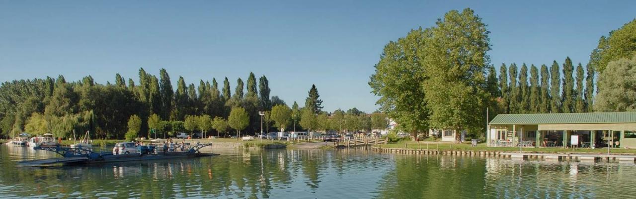 Camping Belle Riviere Chaniers ภายนอก รูปภาพ