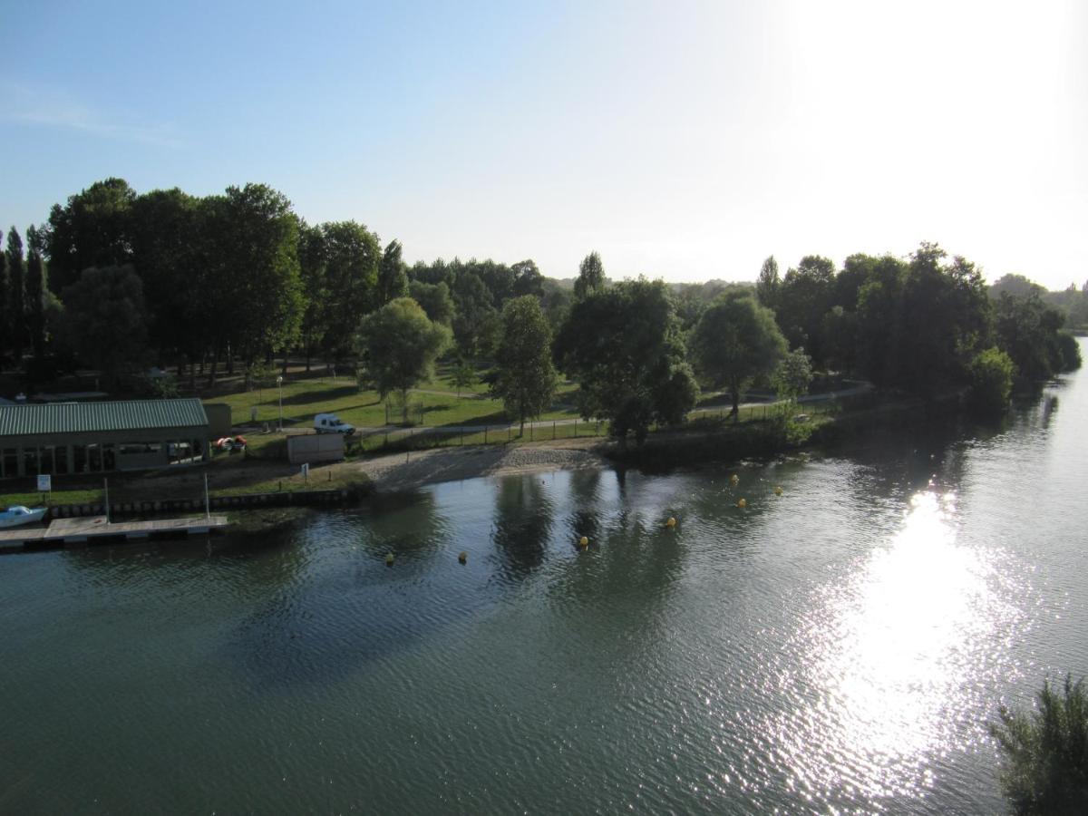 Camping Belle Riviere Chaniers ภายนอก รูปภาพ