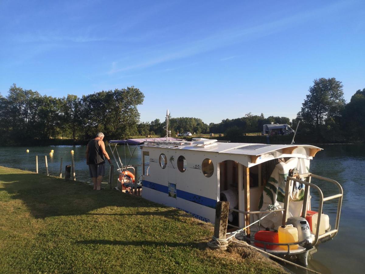 Camping Belle Riviere Chaniers ภายนอก รูปภาพ