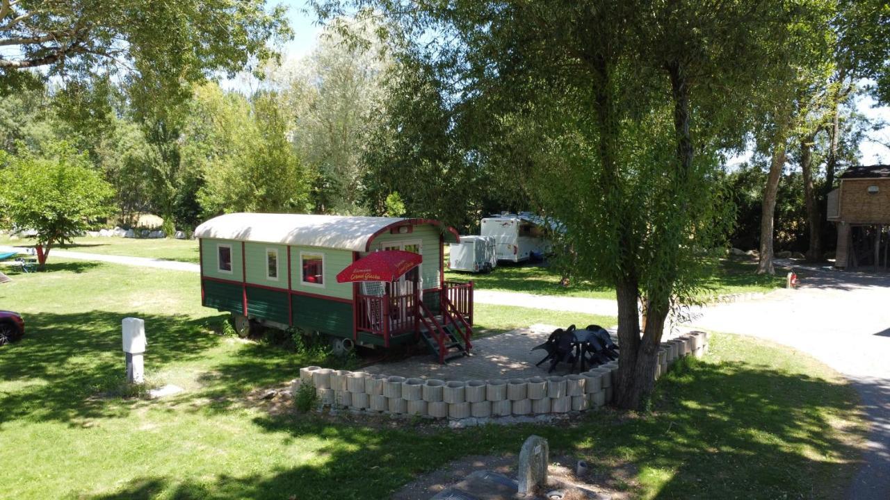 Camping Belle Riviere Chaniers ภายนอก รูปภาพ